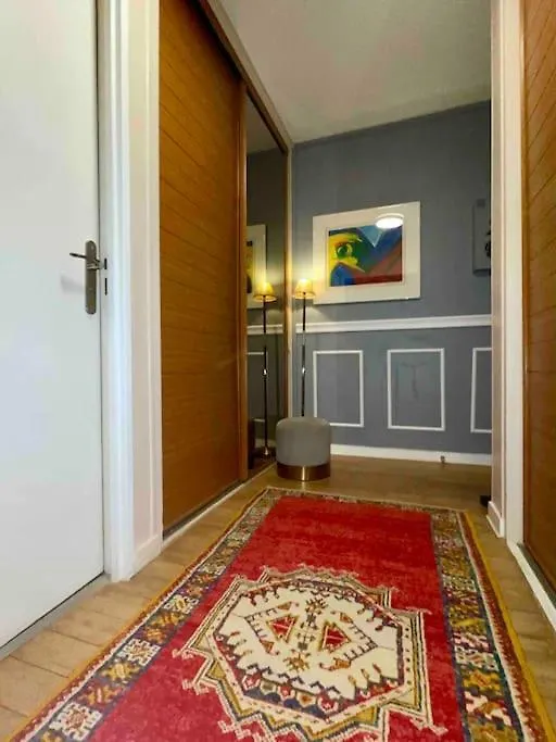 Luxury Apartment With View Car Park Paris