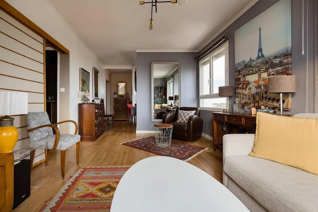 Luxury Apartment With View Car Park Paris