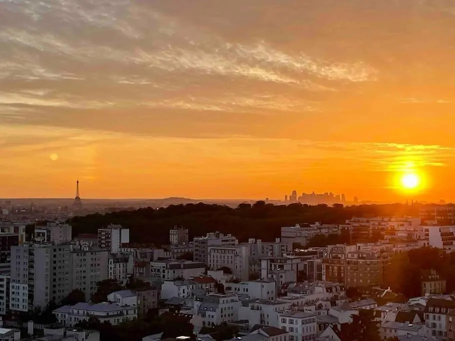 Luxury Apartment With View Car Park Paris
