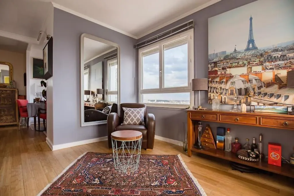 Luxury Apartment With View Car Park Paris